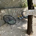 Nada Βίλα *