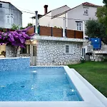 Nada Zaton (Dubrovnik-Neretva)