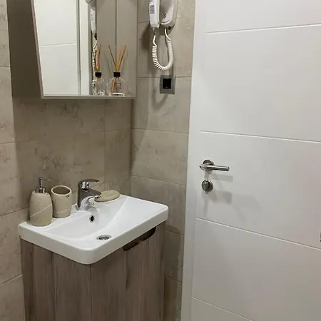 Nada زاتون