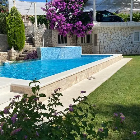 فيلة Nada