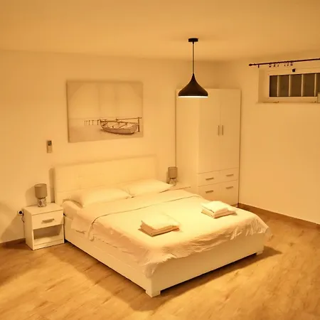 Nada Вилла Затон