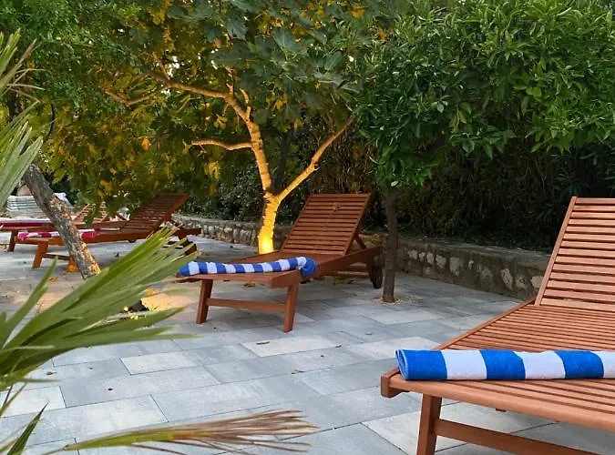 Nada * Zaton (Dubrovnik-Neretva)